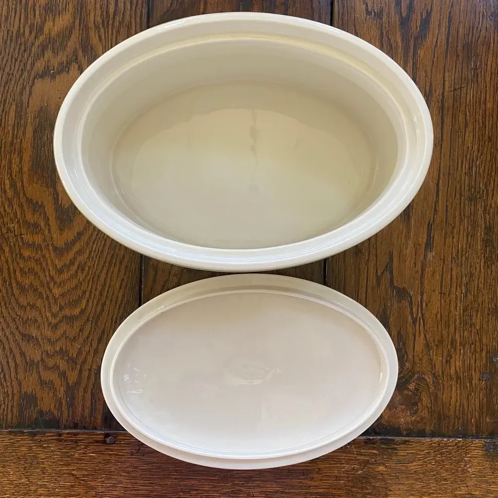 MINT 2.5 Qt Oval Covered Casserole Wild Apple by Wedgwood